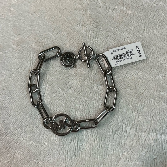 NEW Michael Kors link bracelet. Silver tone. Adjustable two sizes. - Picture 4 of 13